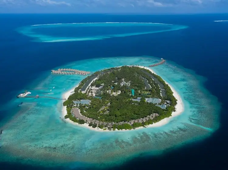 Furaveri lsland Resort & Spa